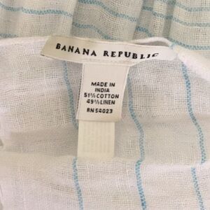 Banana Republic Light Blue and White Linen/Cotton Blend scarf